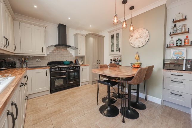 45 London Road, Bracebridge Heath, Lincolnshire photo 2
