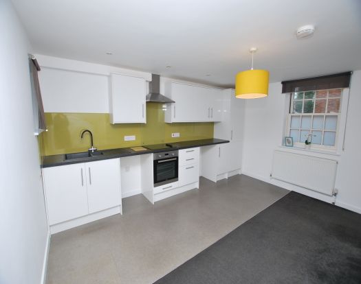 Flat to rent in Church Road, Linslade, Leighton Buzzard