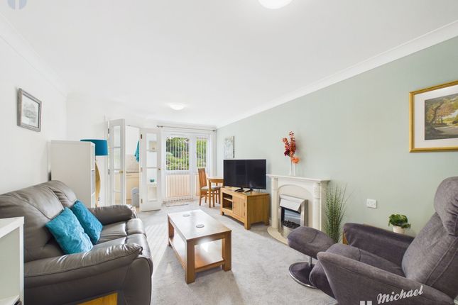 11 Pearl Court, Aylesbury photo 2