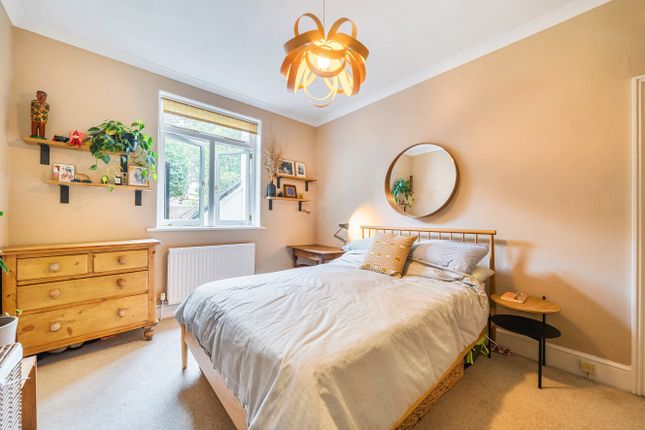 84, St. Aidans Road, London photo 4