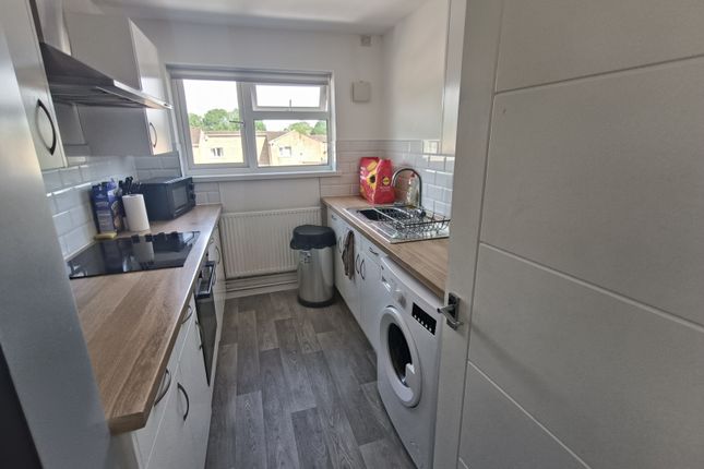 38, Highbrook, Corby photo 2