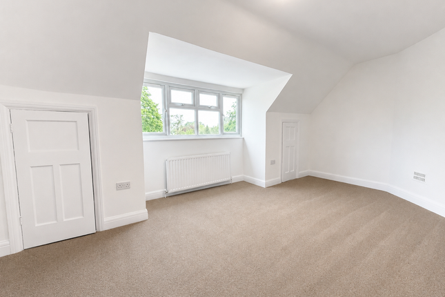 582A, Croydon photo 2