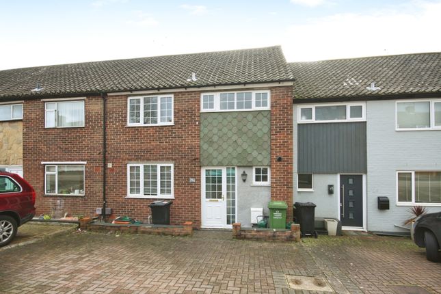 Terraced house to rent in Salesbury Drive, Billericay