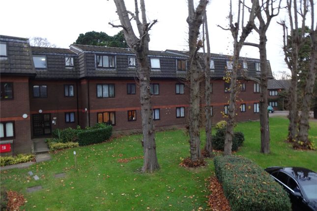 Flat for sale in Woodridge Close, Enfield, Middlesex