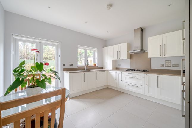 28, Nursery Green, Billingshurst photo 4