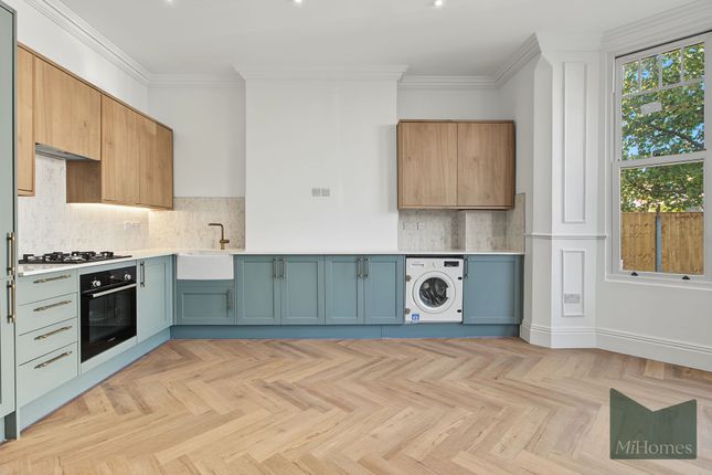 Flat 2 Woodside Park Road, 43 Woodside Park Road, London photo 4