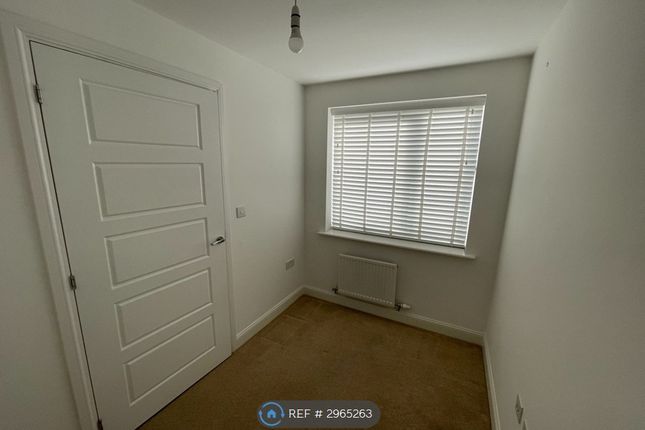 Countess Way, Brooklands, Milton Keynes photo 5