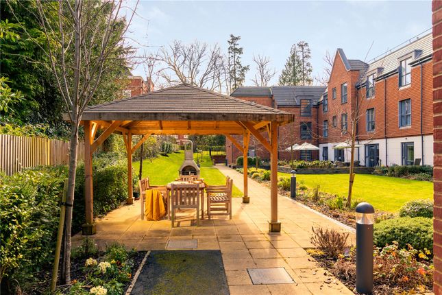 Flat for sale in Duke's Ride, Crowthorne