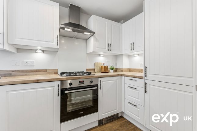 28 Hewers Way, Edwinstowe photo 3