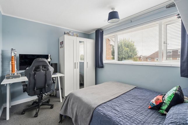 16, Salters Way, Dunstable photo 4