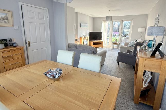 5, Chartwell, FRIMLEY GREEN photo 2