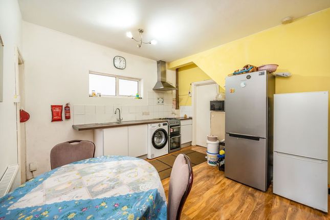 12, Clare Road, Hounslow photo 2