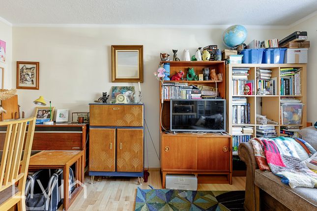 Flat 3, London photo 4
