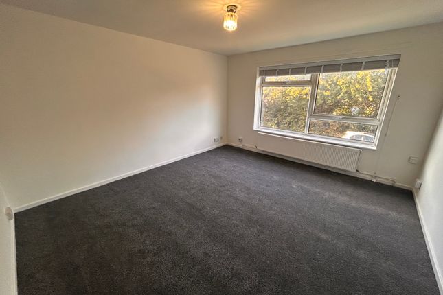 Flat 32, Sandy photo 2