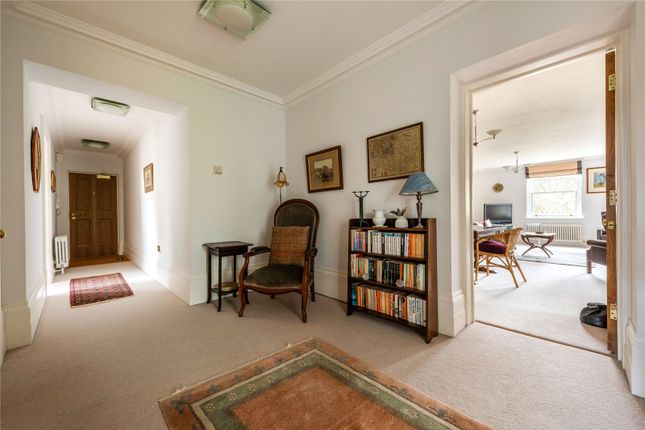 Flat 5, Nower Lodge,, Hampstead Lane, Surrey photo 4