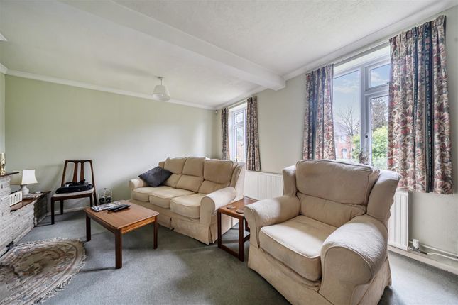 6, Ramsbury Drive, Earley photo 2