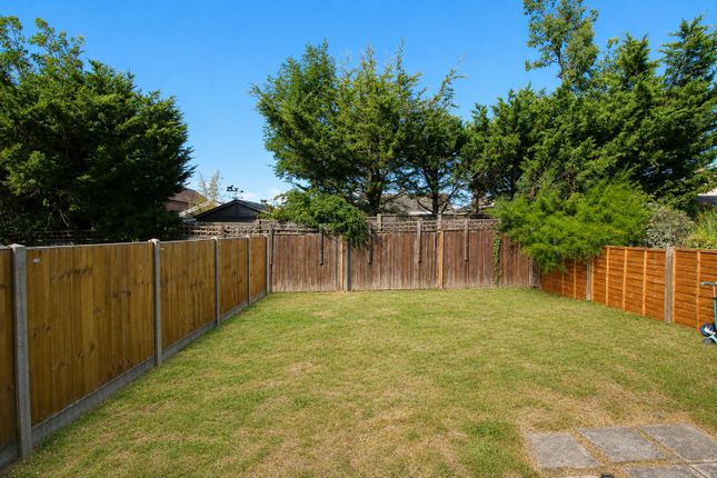 5, Cordingham Close, Whitstable photo 4