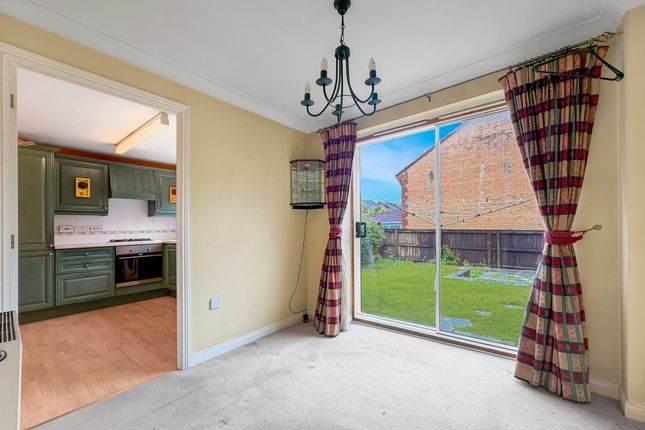 10 Wesley Road, Caerphilly photo 2