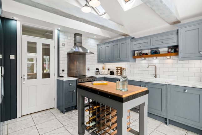 6 Lime Kiln Road, Horsham photo 4