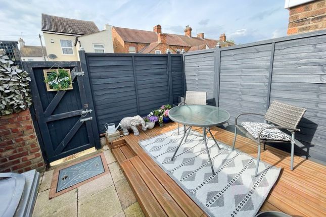 End terrace house to rent in Howard Street, Bedford