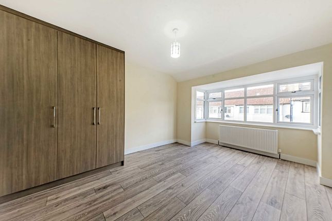 63, Hepworth Road, London photo 3