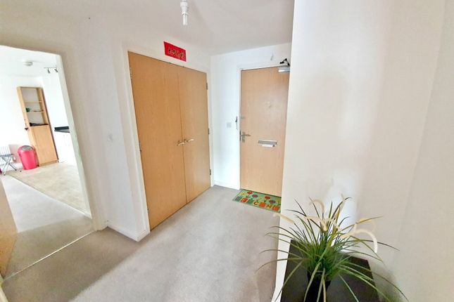 613, Lower Hall Street, Merseyside photo 2