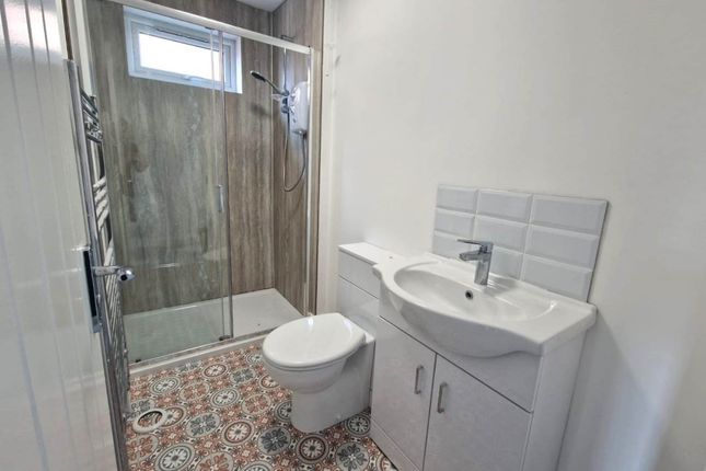 Lime Grove, Royston photo 5