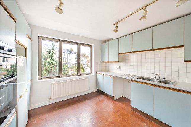End terrace house for sale in Bannister Close, Oxford