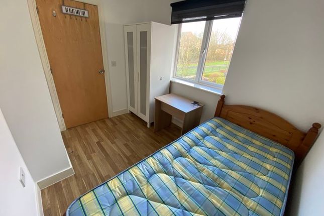 Room to rent in Champs Sur Marne, Bradley Stoke, Bristol