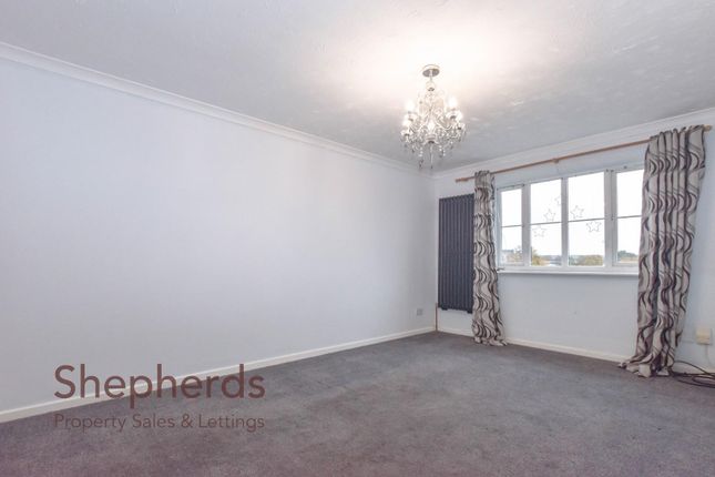 54 Charles House, Village Close, Hoddesdon photo 2