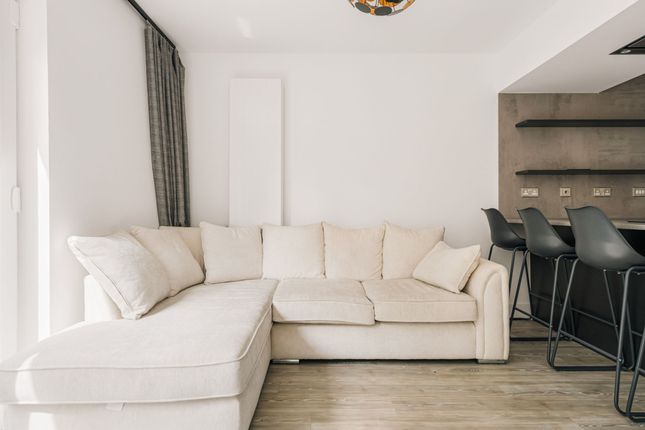 14 Festival Court, Glasgow photo 4