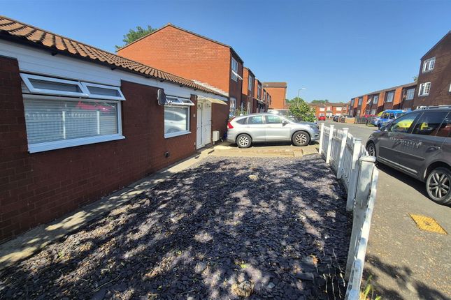 1-bed house on 18, Newteswell Drive, Waltham Abbey, £1,425/mo
