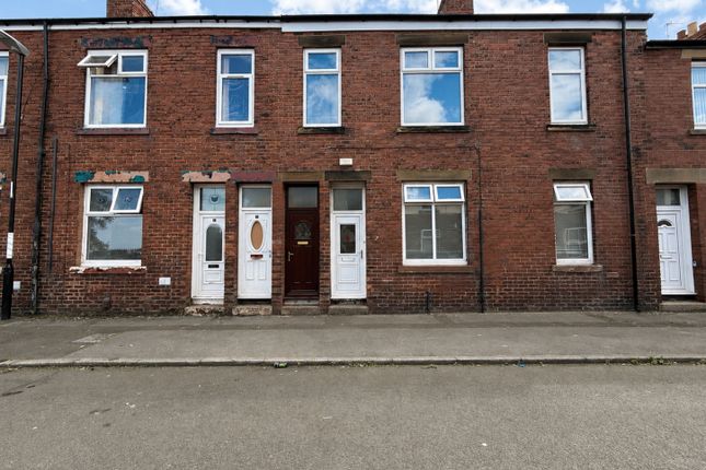 2-bed flat on 5, Lyndhurst Terrace, Sunderland, £40,000