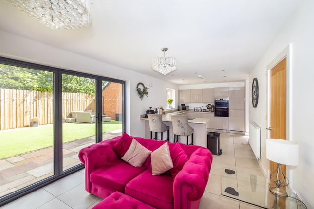 19, Meadow Brown Road, Leeds photo 4