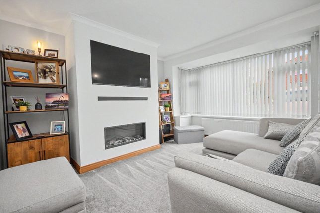 Queens Drive, West Yorkshire photo 4
