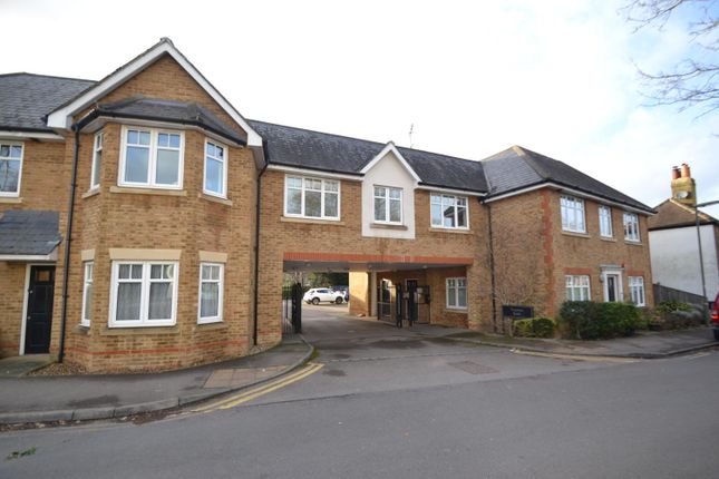 Thumbnail Flat to rent in Manor Road, Walton-On-Thames