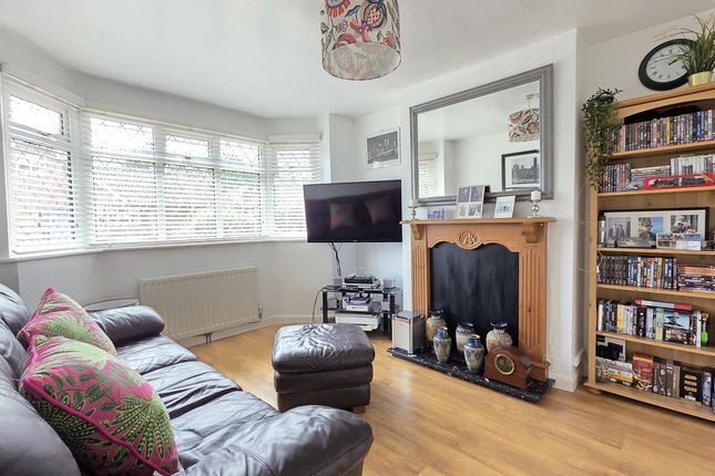2, Tudor Lane, Southam photo 4