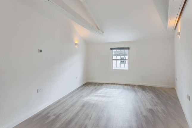 Flat 4, Merchants House, Victoria Place, Axminster photo 4