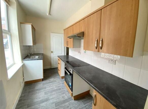 Thumbnail Flat to rent in Station Road, Langley Mill, Nottingham