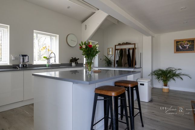 8 Ridings Barn, Loxwood Road, Alfold photo 2