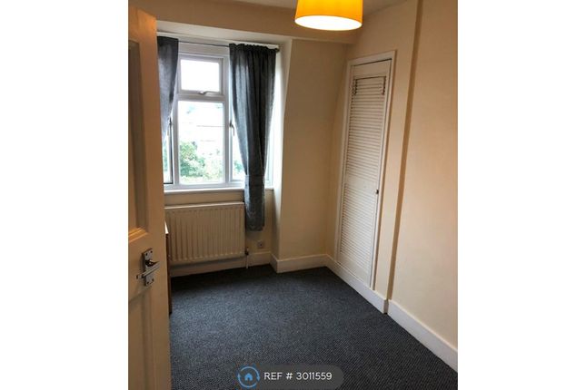 A The Broadway, East Lane, Wembley photo 2