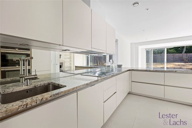 34, Chigwell Grange, Essex photo 4