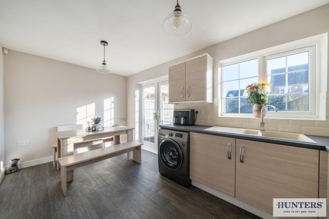 25, Badgers Way, Selby photo 3