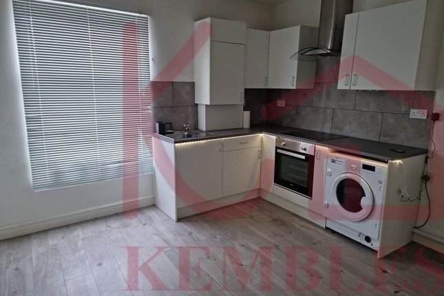 Thumbnail Flat to rent in High Street, Bentley, Doncaster
