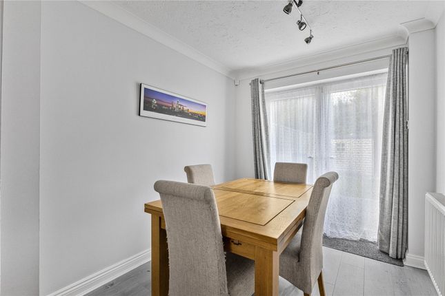 24, Gardenia Drive, Woking photo 4