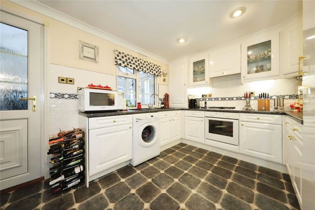 33 Silver Poplars````````````,, Holyhead Road, Wolverhampton photo 3