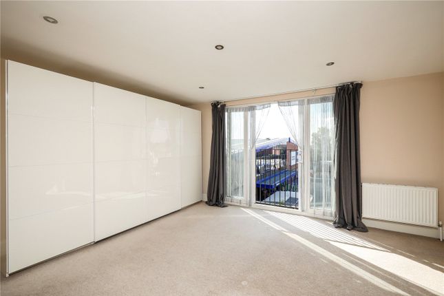 12, Sunderland Road, LONDON photo 3