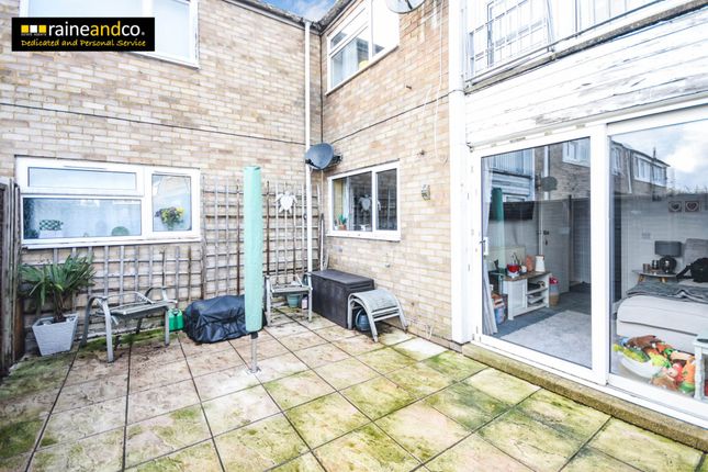 22, Northdown Road, Hatfield photo 4