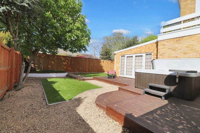 37, Raven Lane, Norton photo 2
