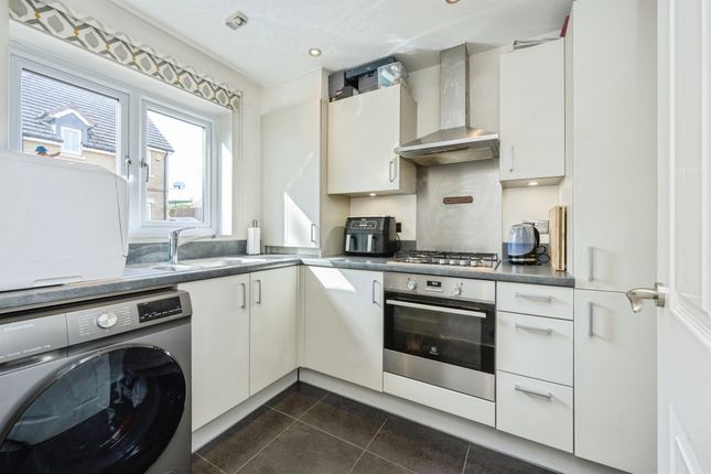 19, Meadow Way, Leighton Buzzard photo 3